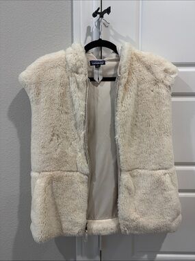 Patagonia Women's Ivory Faux-Fur Vest